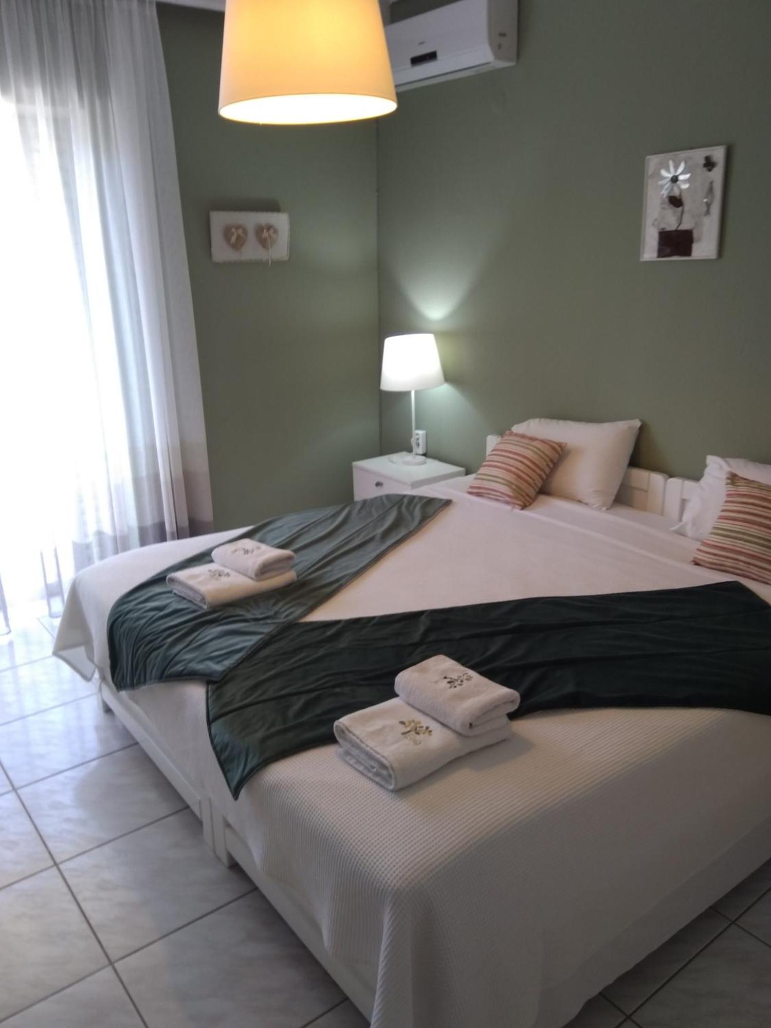 Aparthotel Dionisos Elia à Paralia Dionisiou Extérieur photo